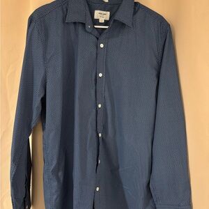 Blue Casual Button Down Shirt with Tailored Fit
